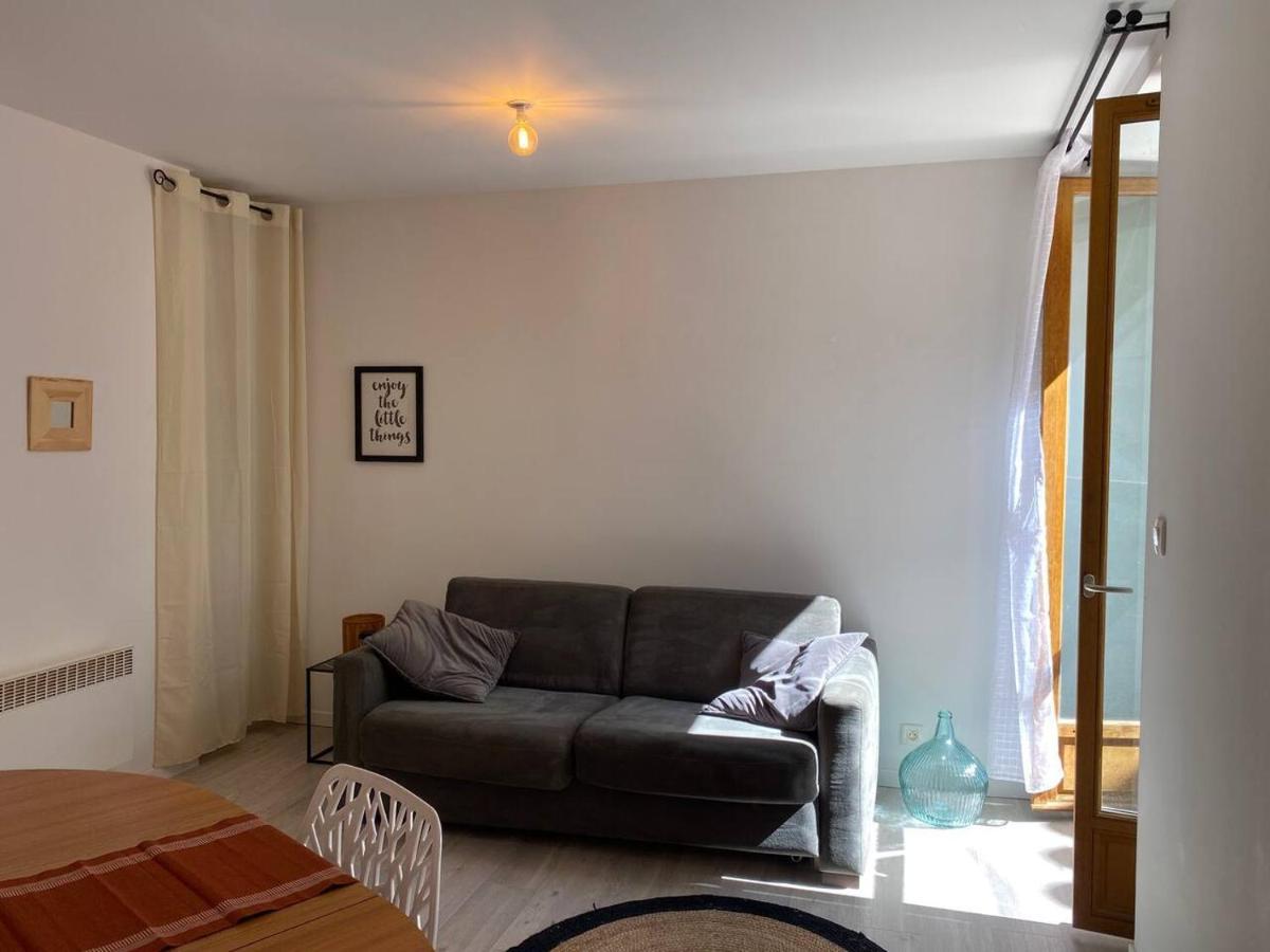 Accueillant Petit T2 Coeur De Centre Ville Lézignan-Corbières Εξωτερικό φωτογραφία